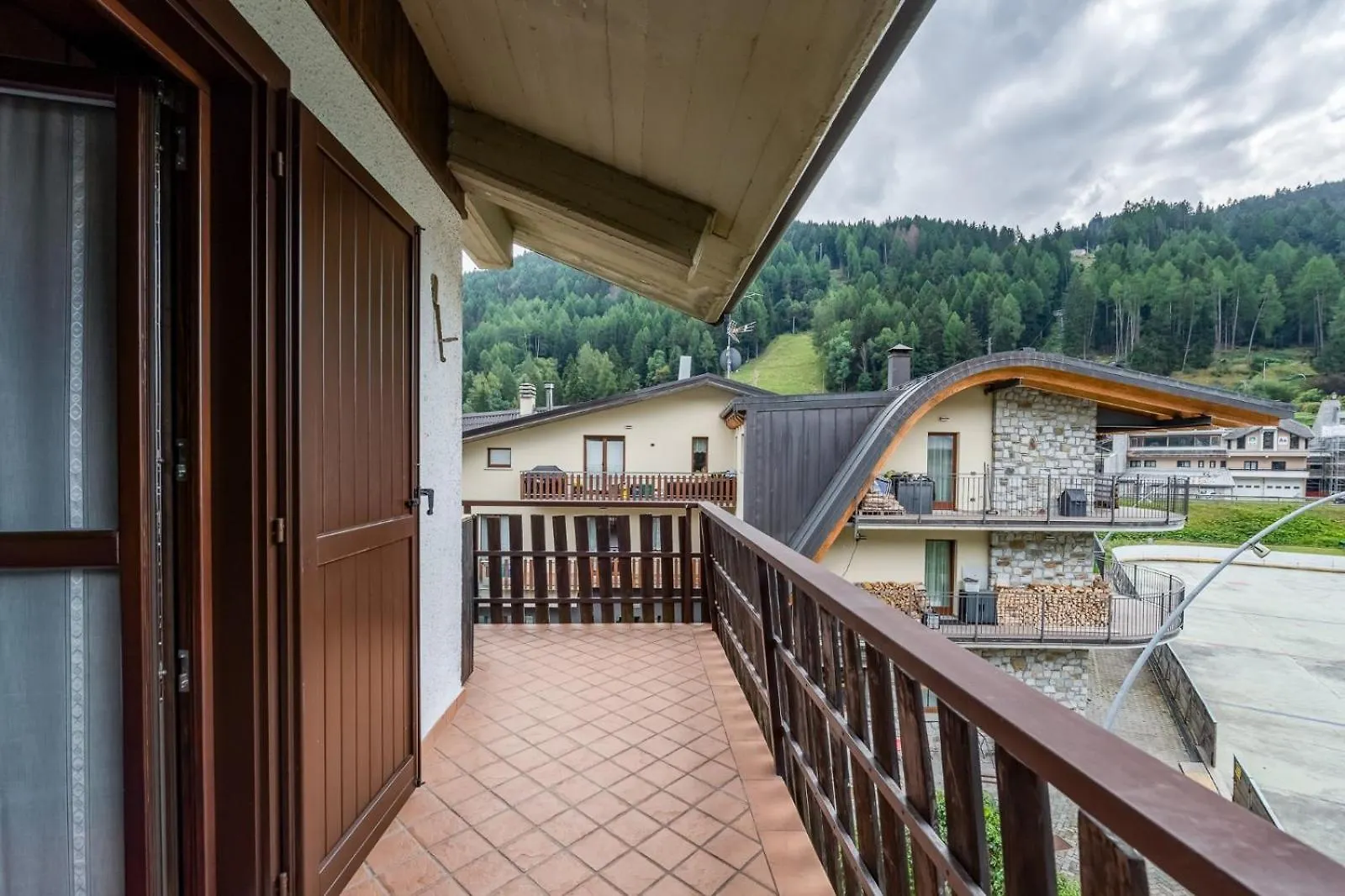 Tonale Sky Attic - Ponte Di Legno By Innstay